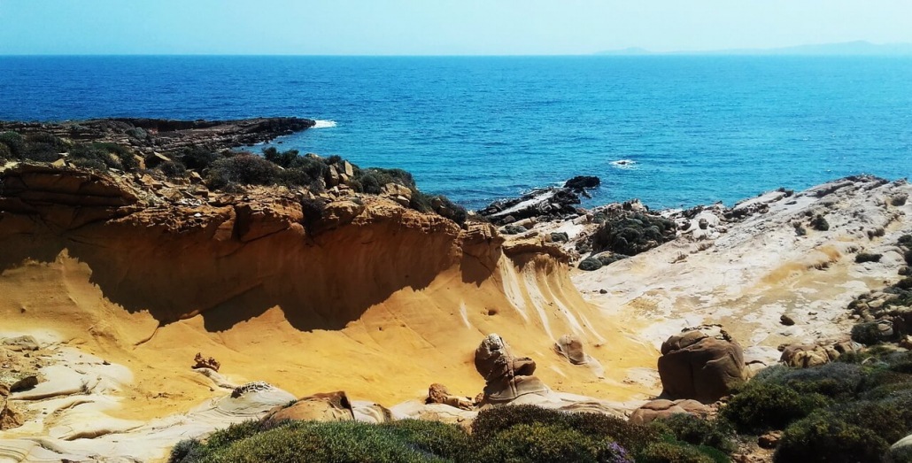 جزیره Lemnos و صخره های آتشفشانی فالاکرو ( Volcanic rocks Faraklo)